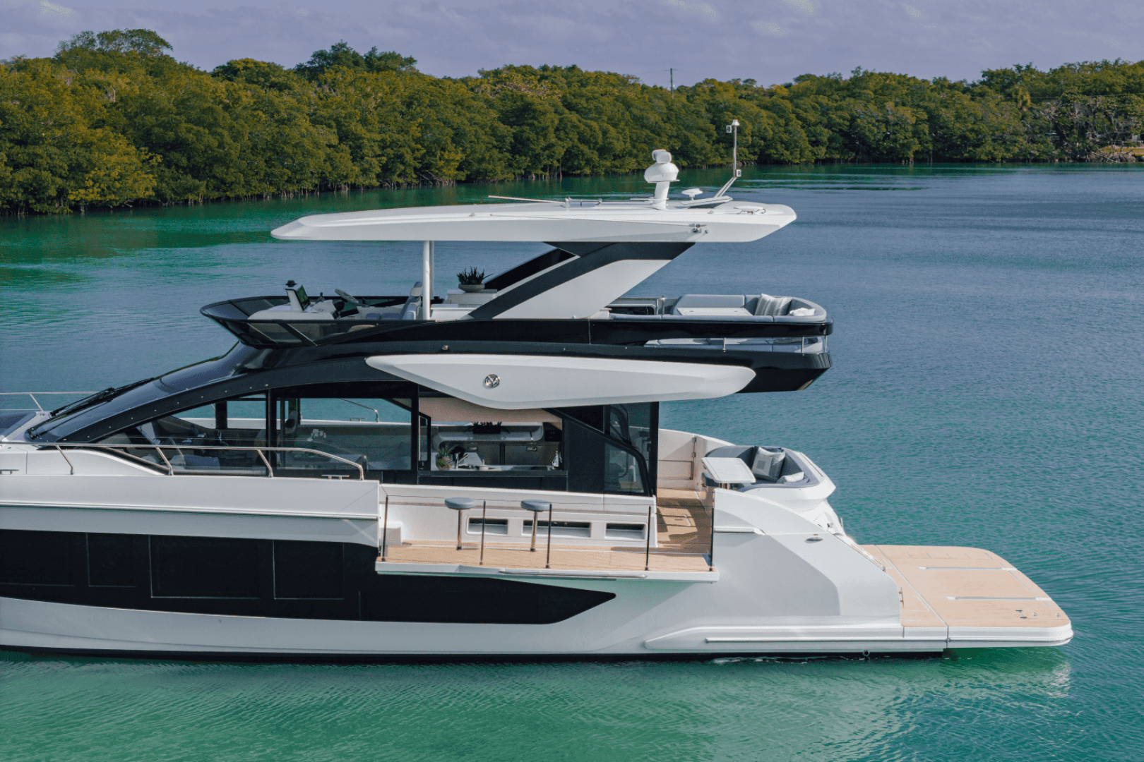 2026 Cruisers Yachts 57 FLY - Image 10
