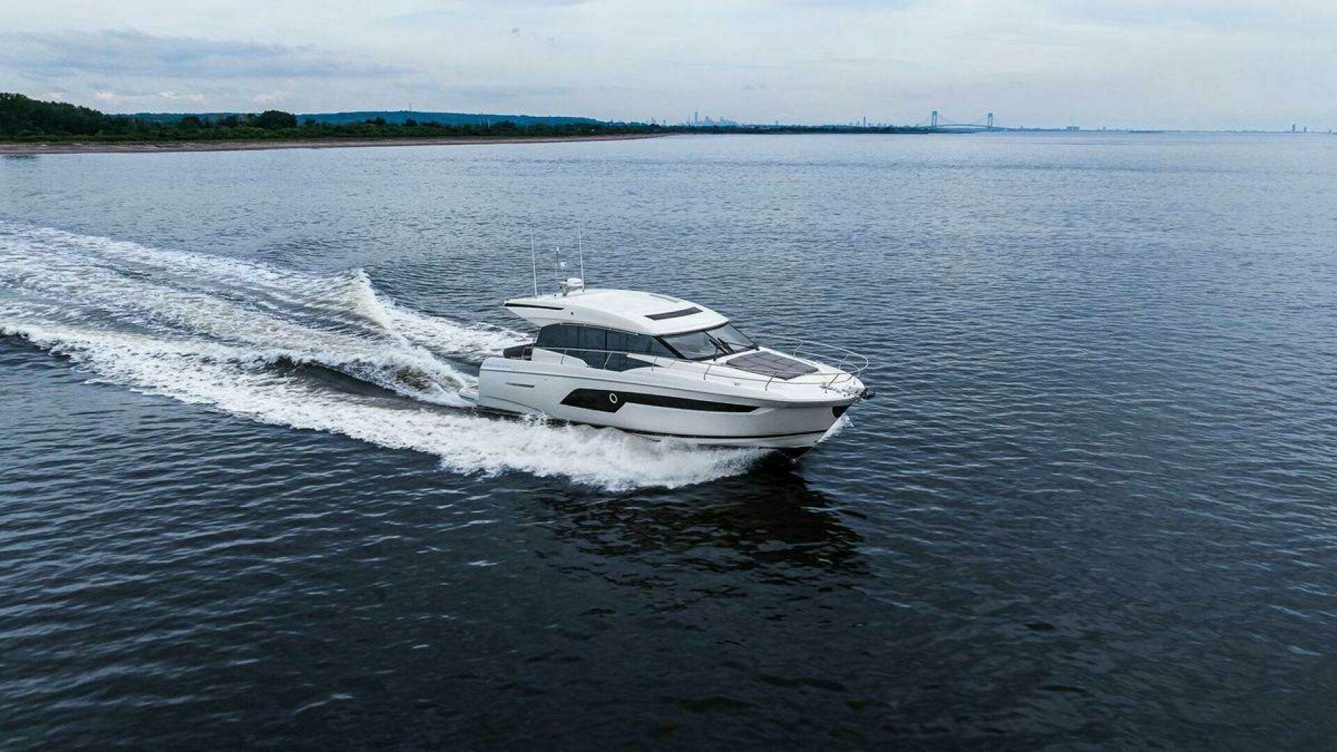 2022 Prestige 520S - Image 4