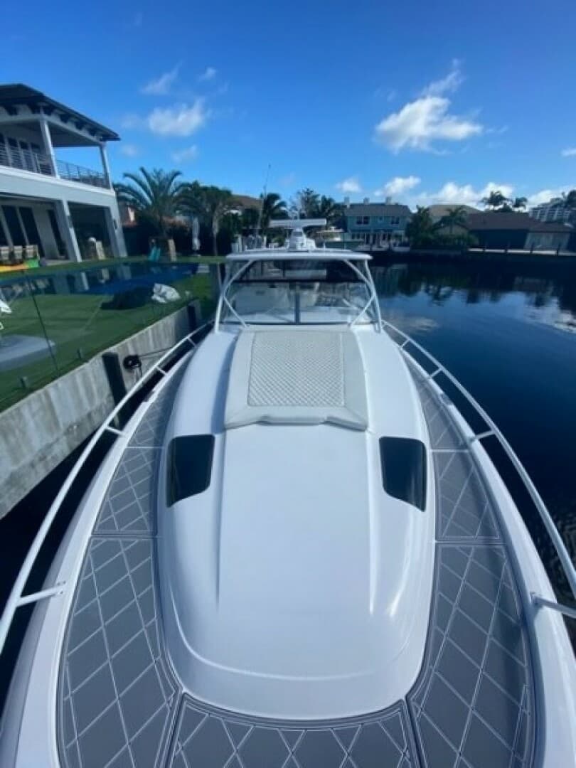 2019 Intrepid 475 Sport Yacht - Image 19
