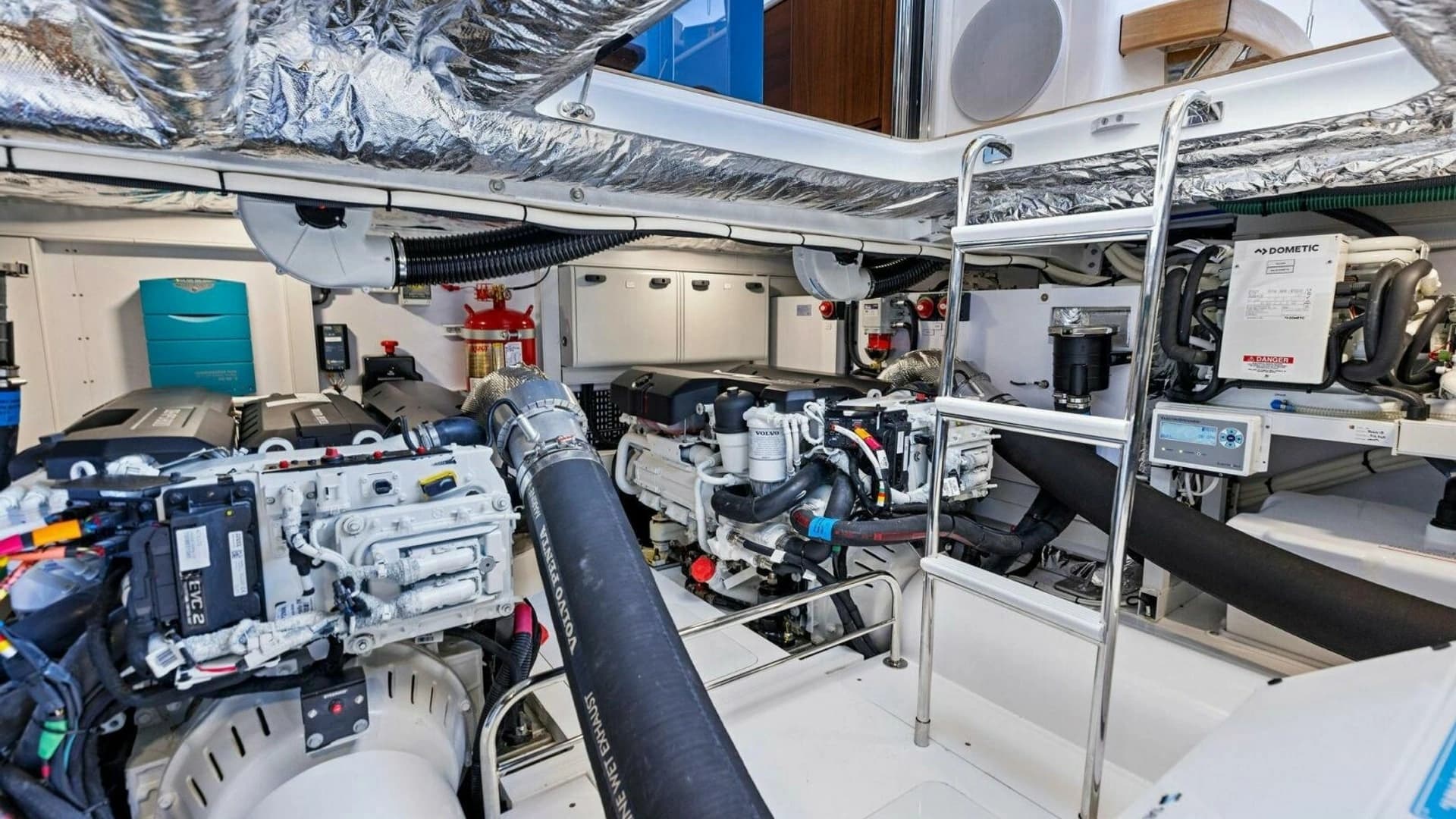 2025 Princess F50 Flybridge - Image 41