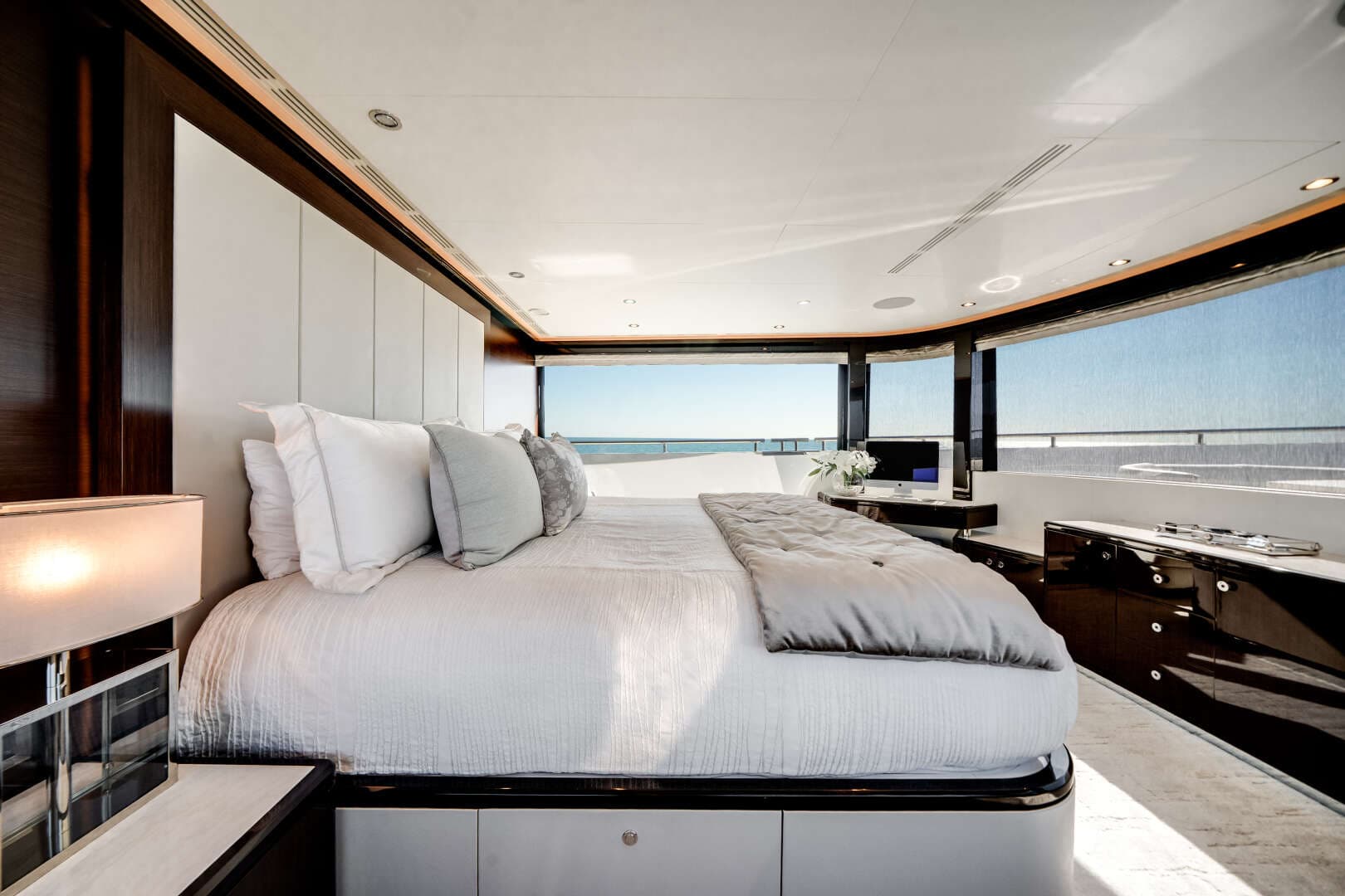 2022 Ocean Alexander 37L - Image 42