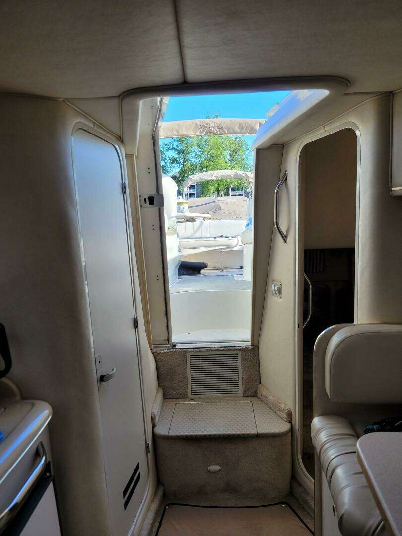 2000 Sea Ray 290 - Image 45