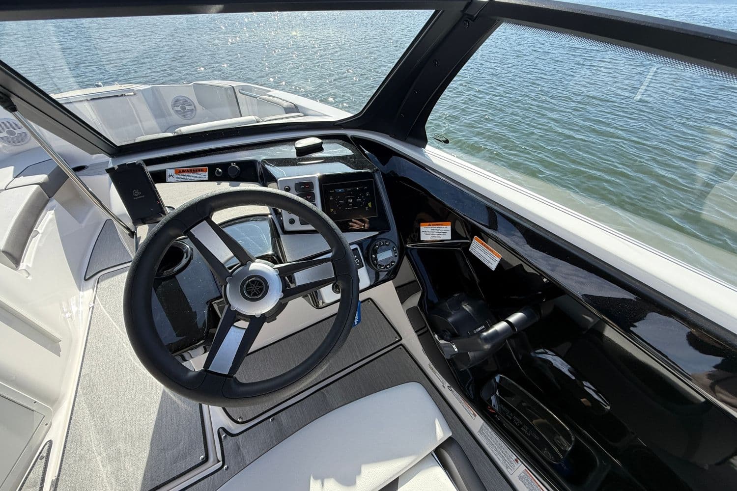 2026 Yamaha Boats AR220 - 22