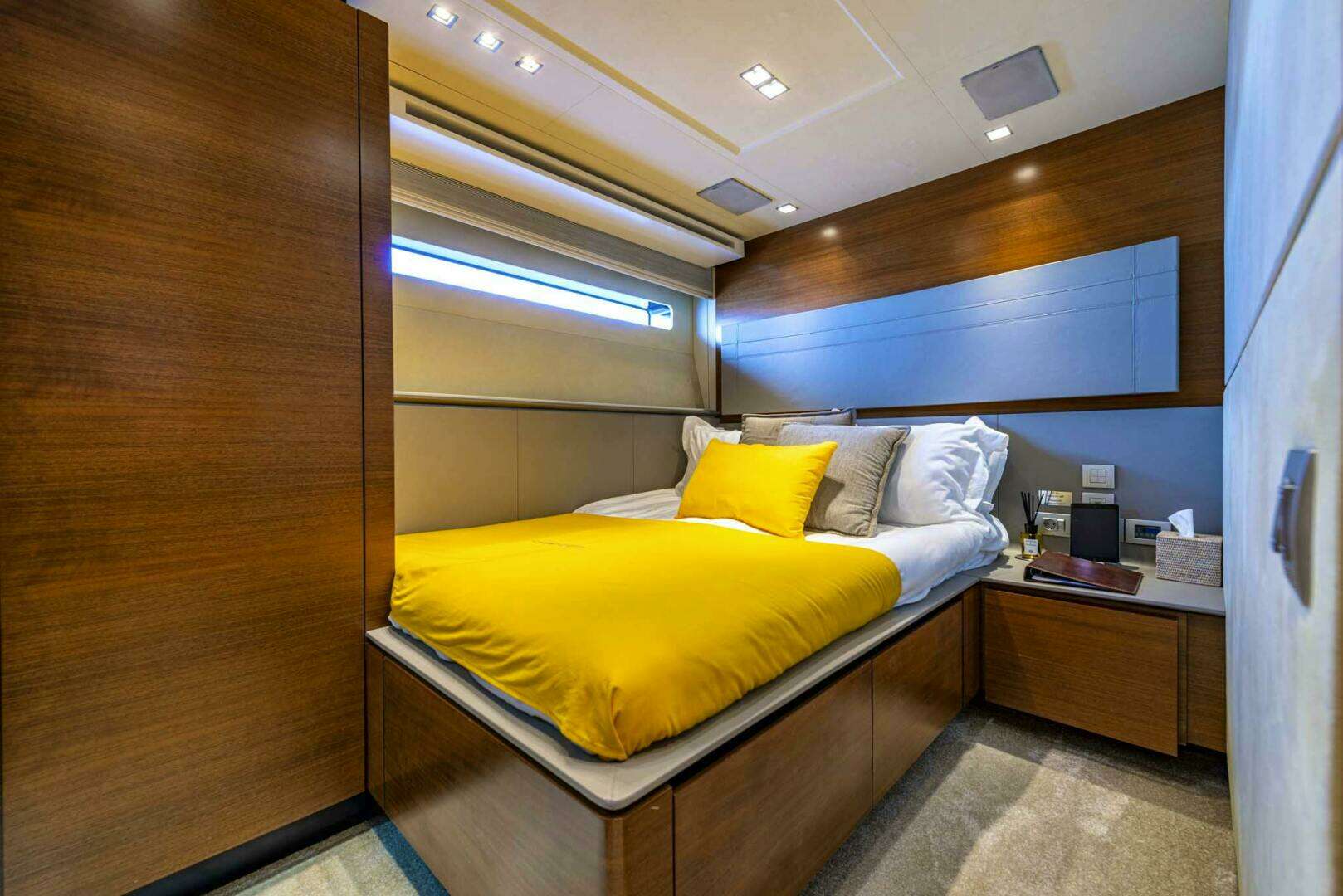 2007 Peri Yachts Peri 29 - Image 25