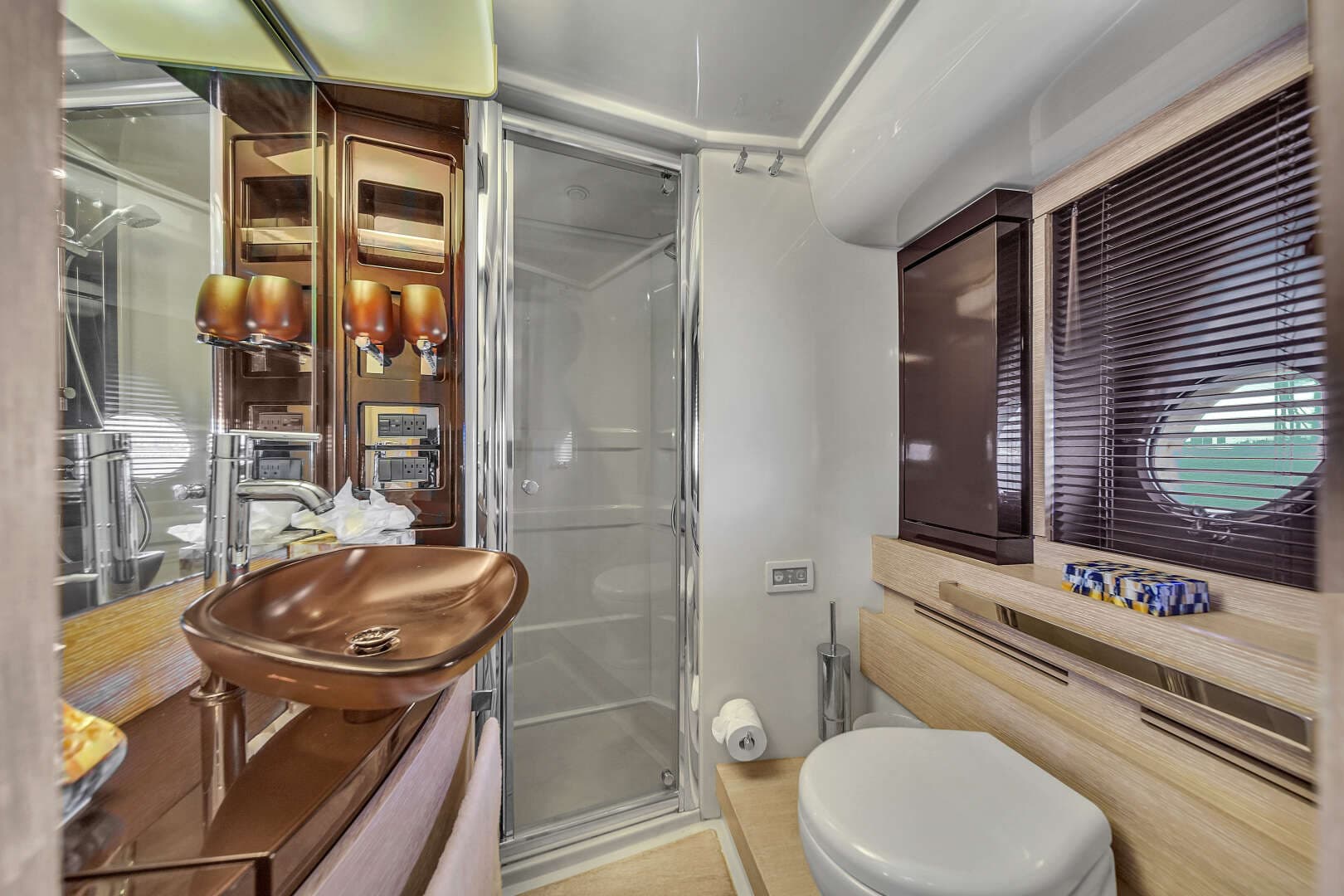 2012 Azimut 64 FLY - Image 72