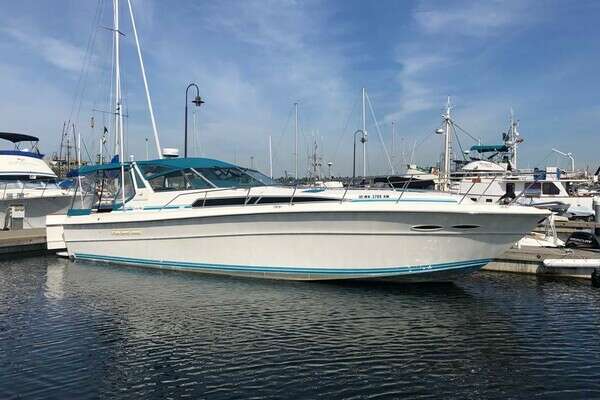 1989 Sea Ray 390 Express - Image 1