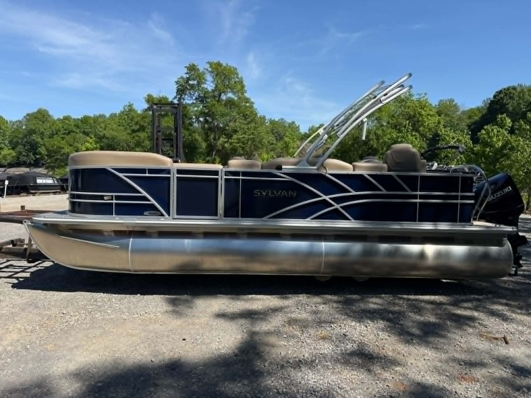 2025 Sylvan Mirage 8522 Party Fish - 23