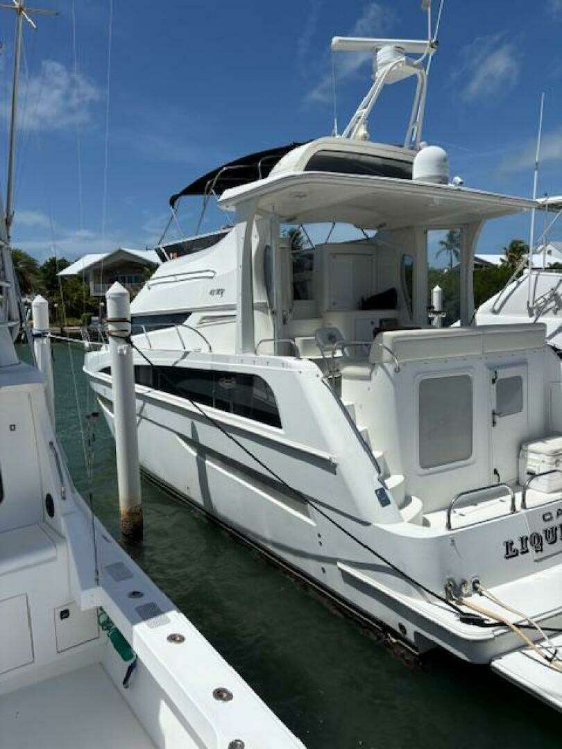 2006 Carver 43 Motor Yacht - Image 7