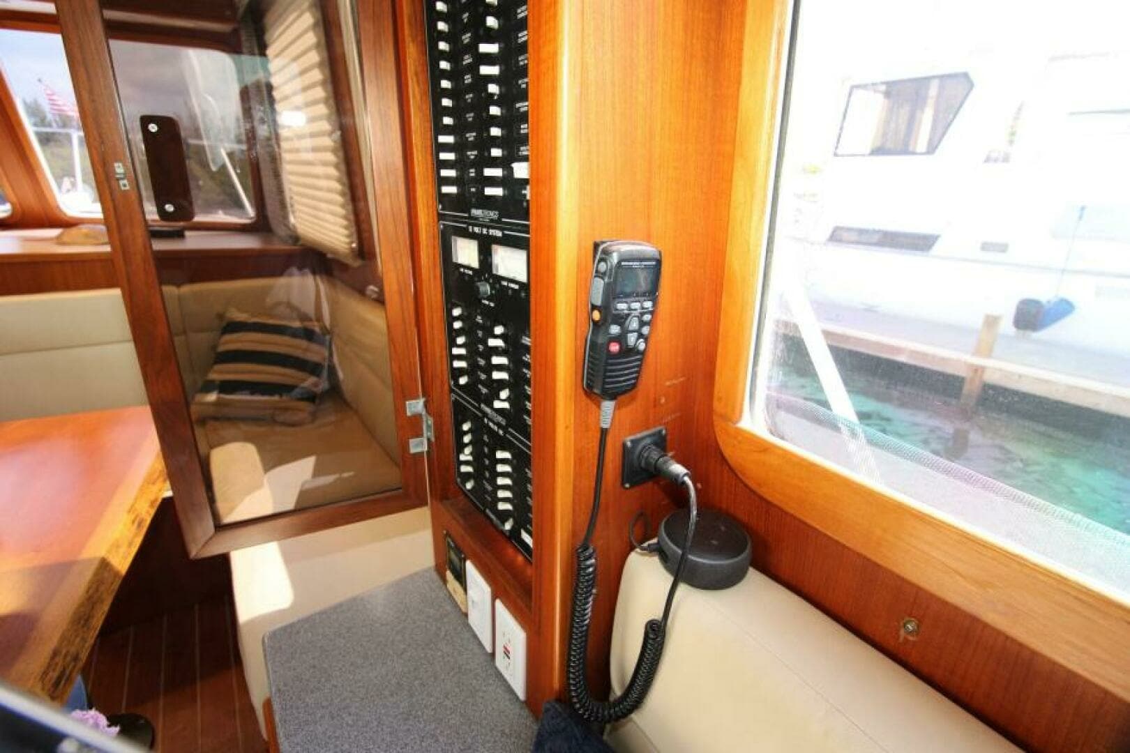 2000 Ricker 42 Classic - Image 33