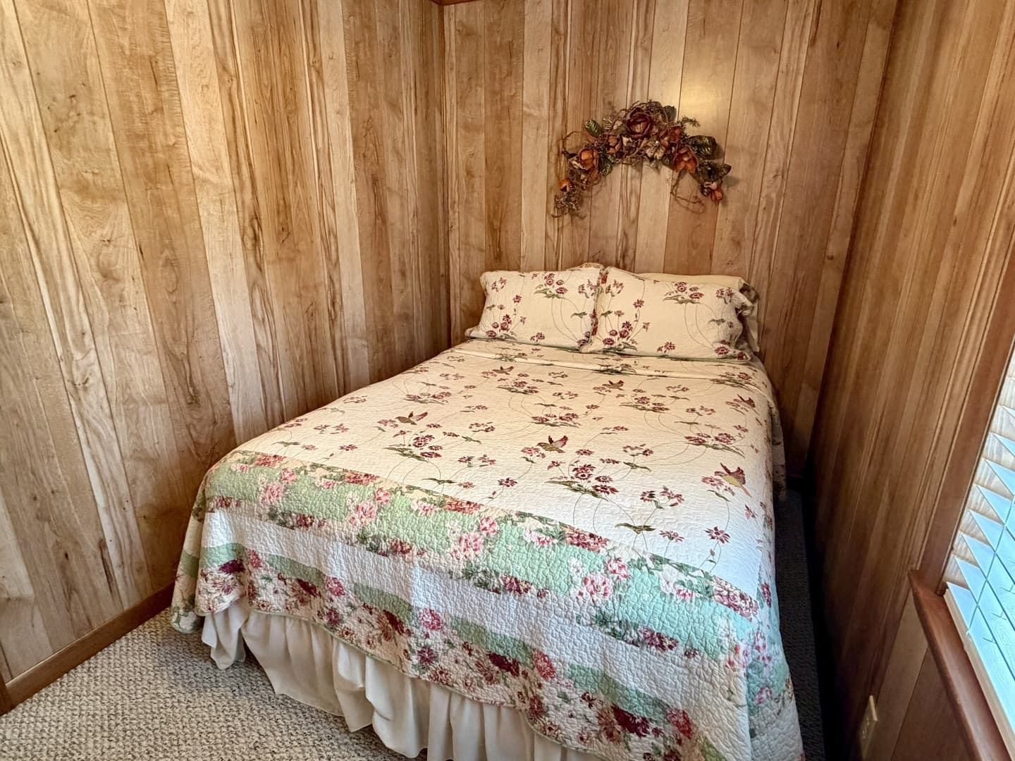 2002 Custom 20 x 53 Floating Cabin - Approx 999/sqft - Image 49