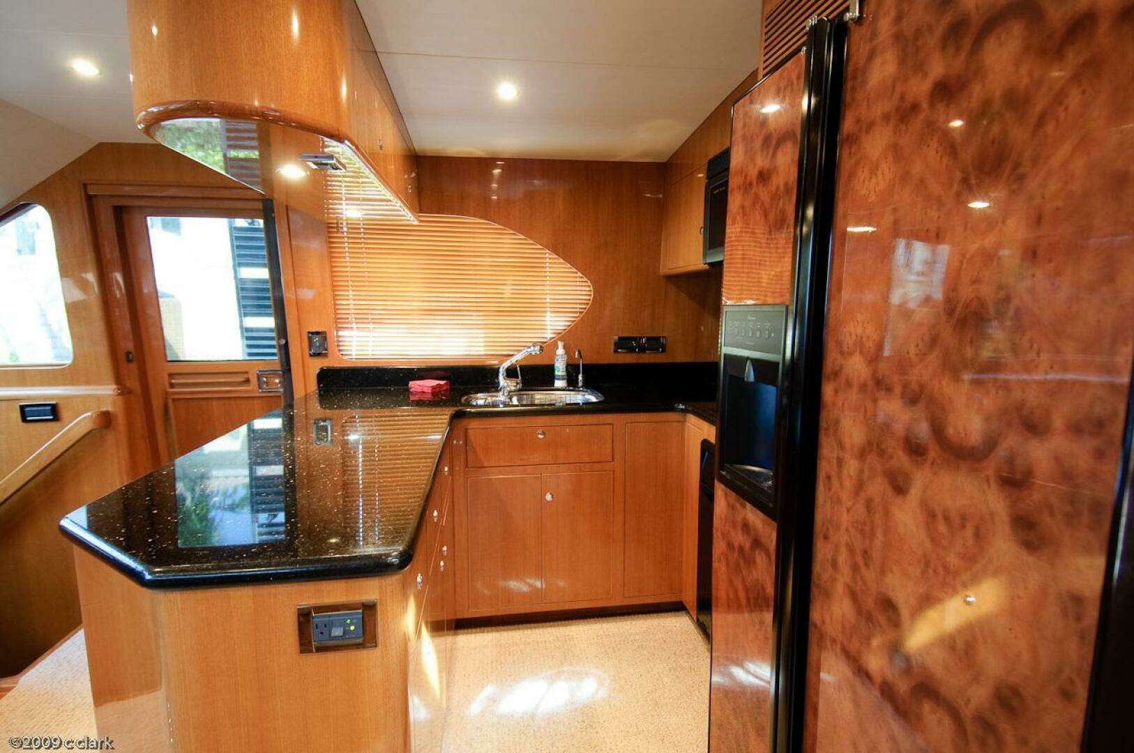 2005 Ocean Alexander 58 Motor Yacht - Image 12