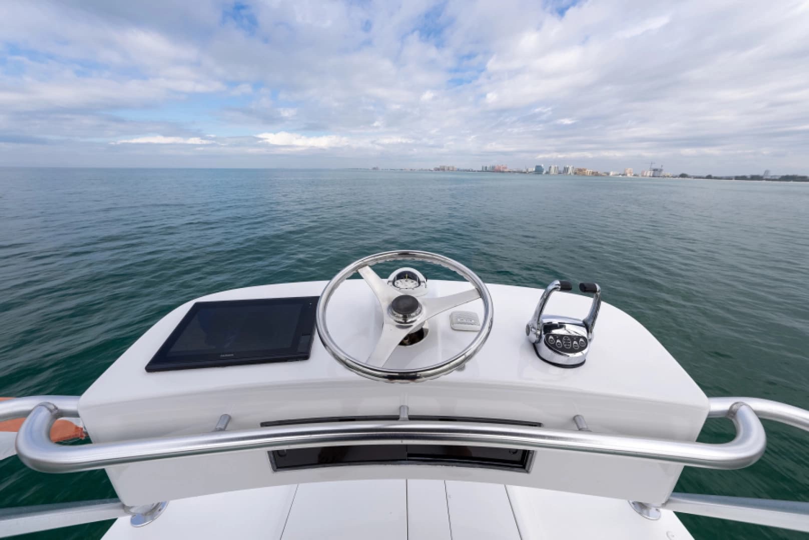 2003 Viking 45 Convertible - Image 19