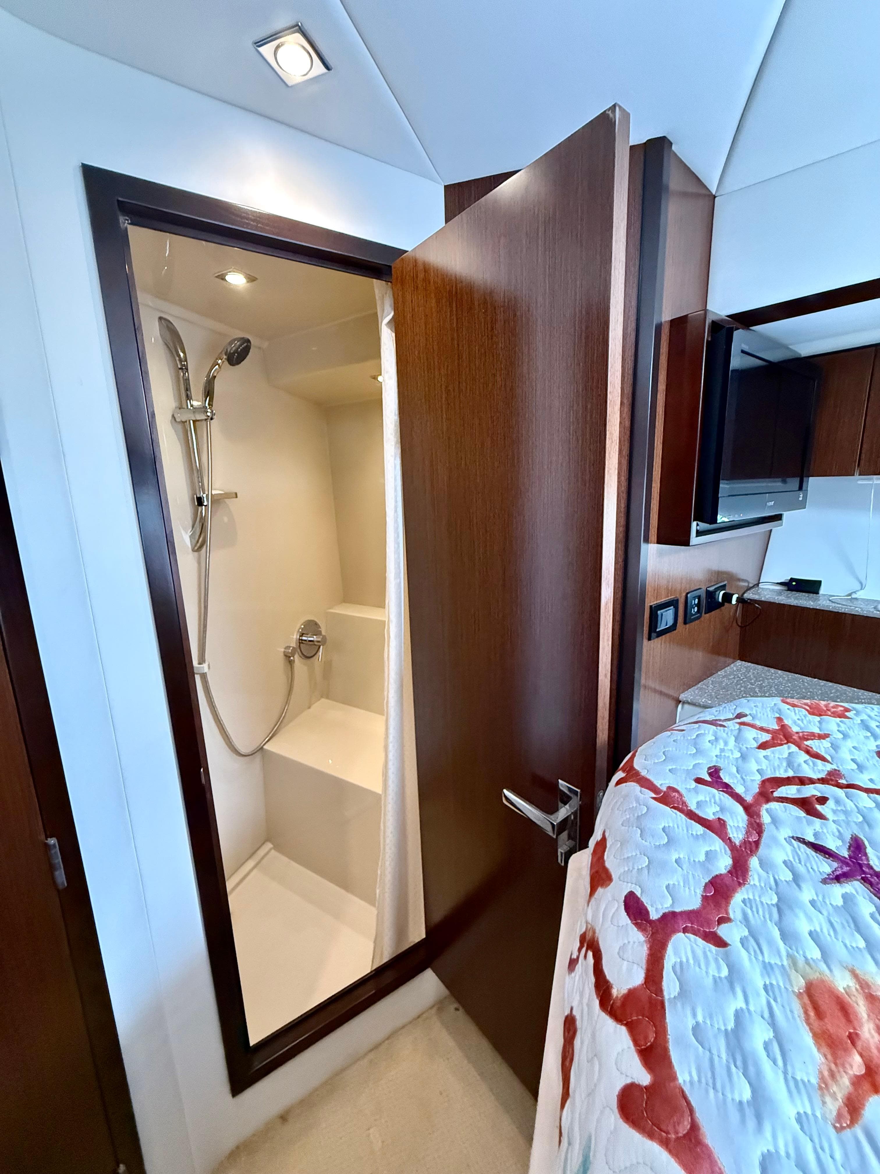 2012 Cruisers Yachts 48 Cantius - 42