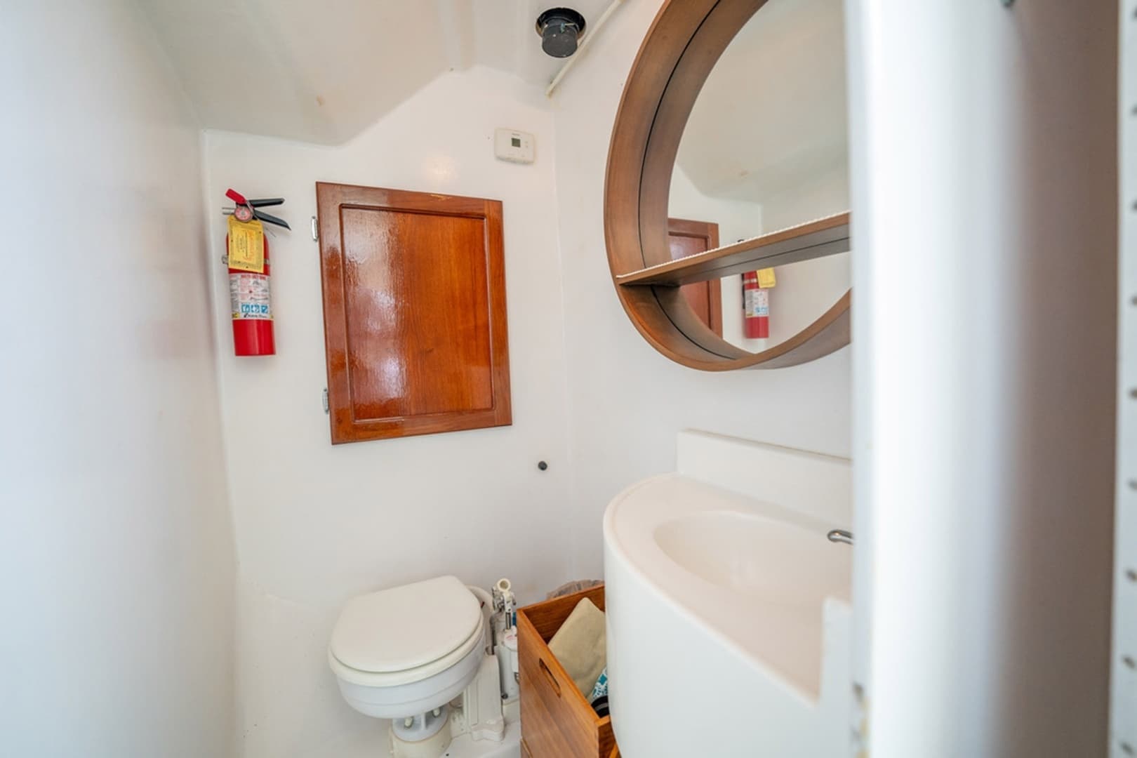 2005 Custom Michael Fritz 34' Pilothouse - Image 14