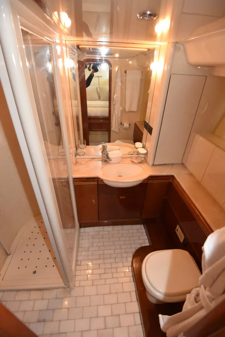 1997 Ferretti Yachts 80 - Image 16