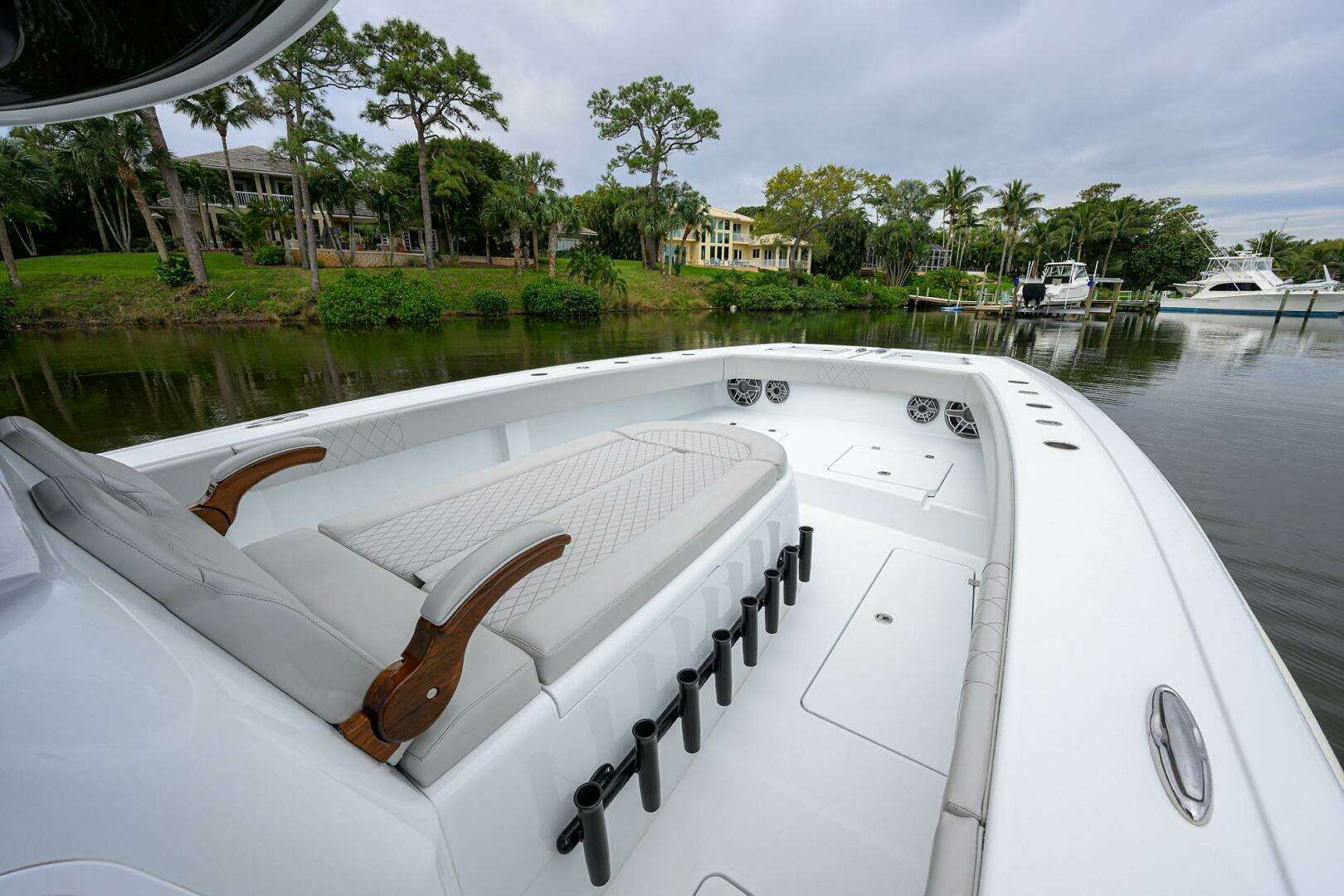 2023 Freeman 42 LR Center Console - Image 19