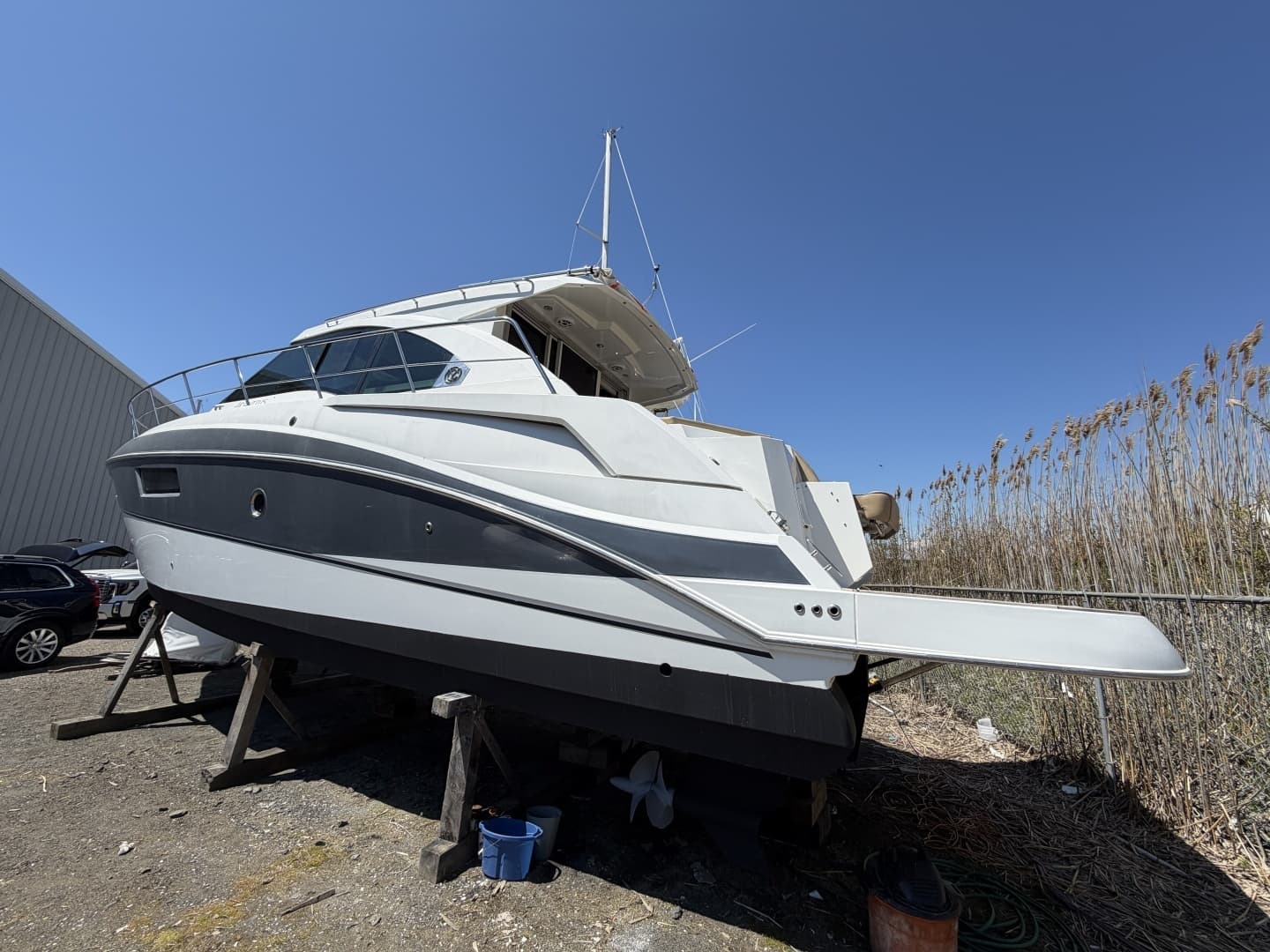 2016 Cruisers Yachts 41 Cantius - Image 2