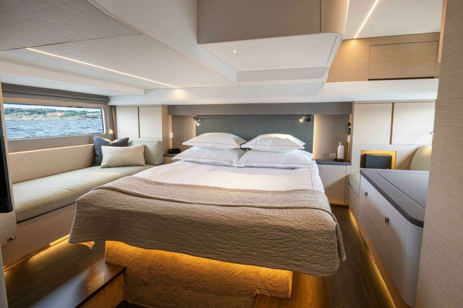 2027 Nimbus 495 Flybridge - Image 14