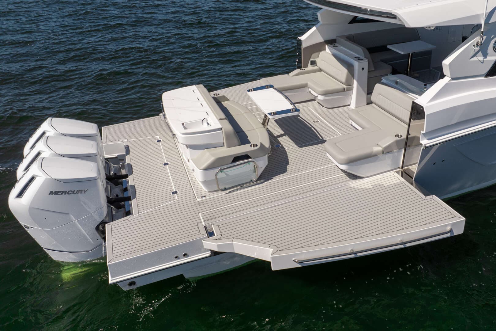 2026 Cruisers Yachts 50GLS OB - Image 39
