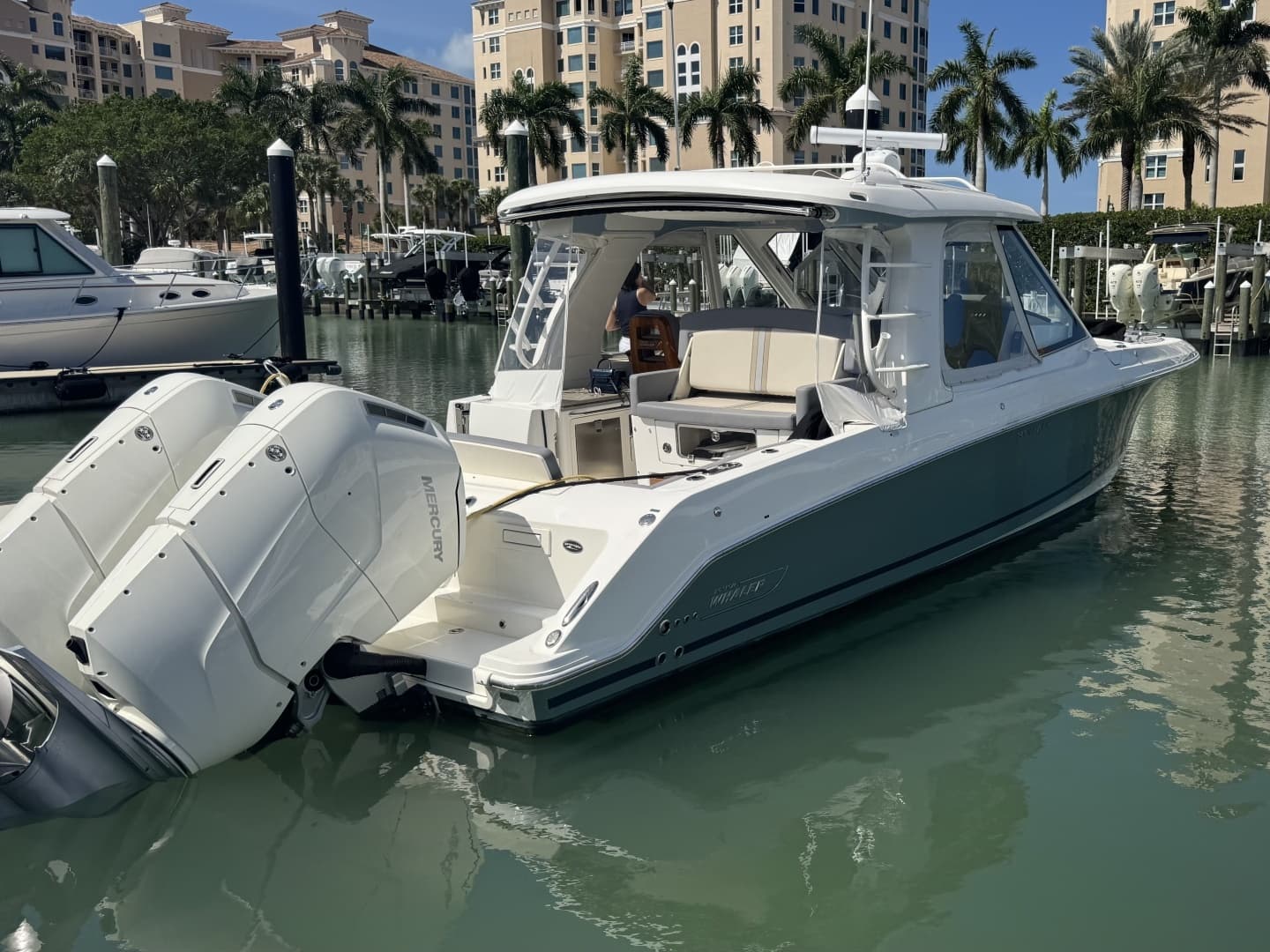 2024 Boston Whaler 380 Realm - Image 3