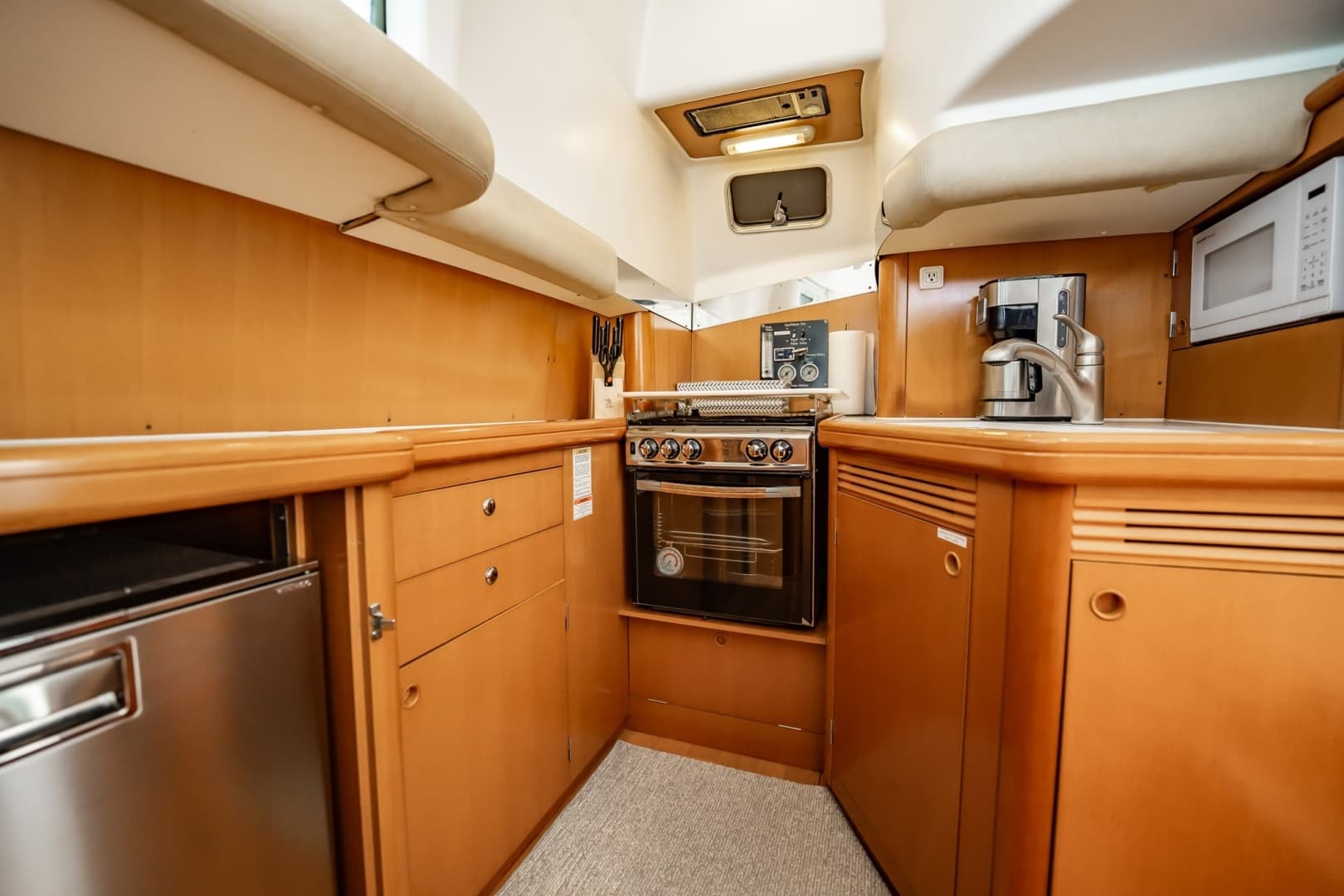 2005 Lagoon Power 43 - Image 31