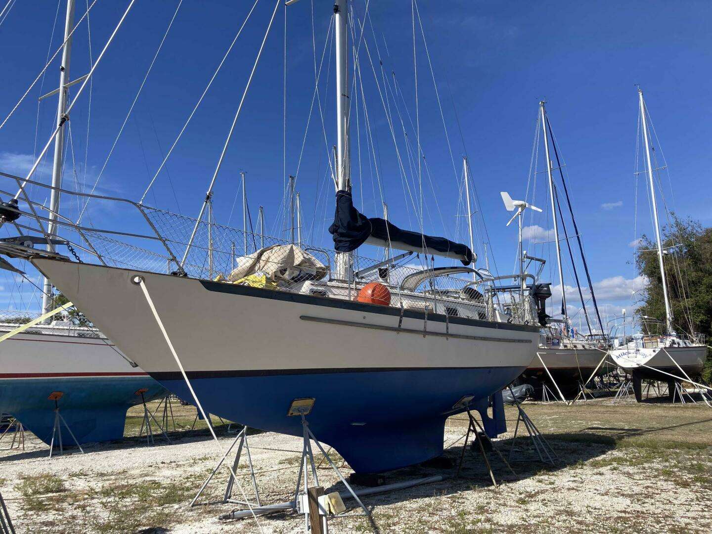 1994 Pacific Seacraft Crealock 37 - Image 3