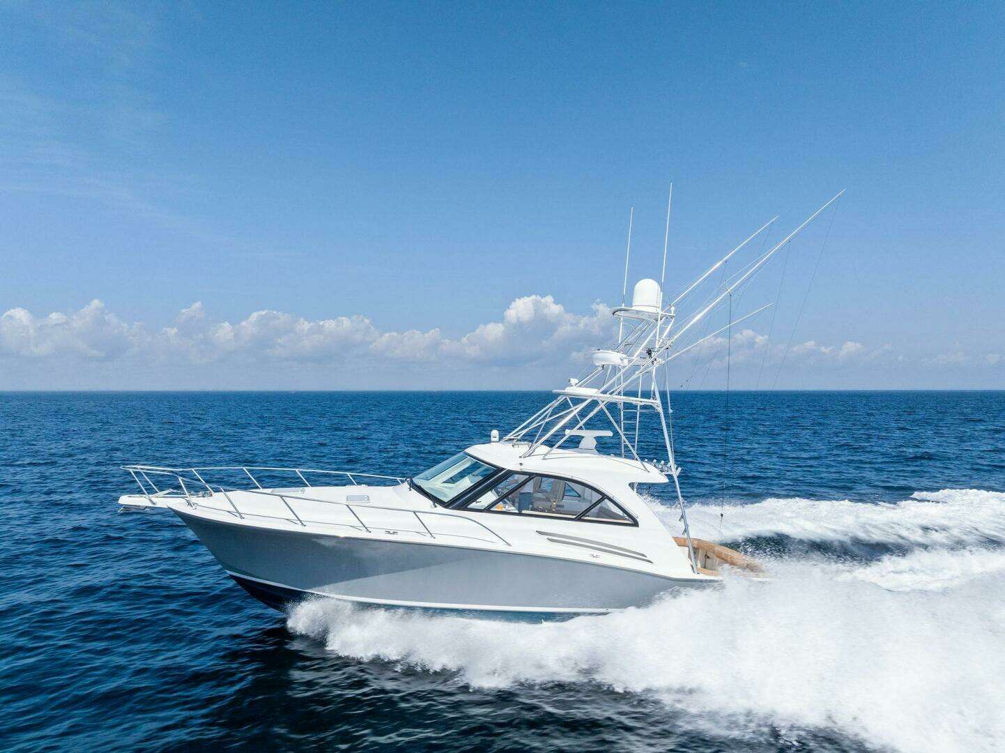 2016 Hatteras — - Image 18