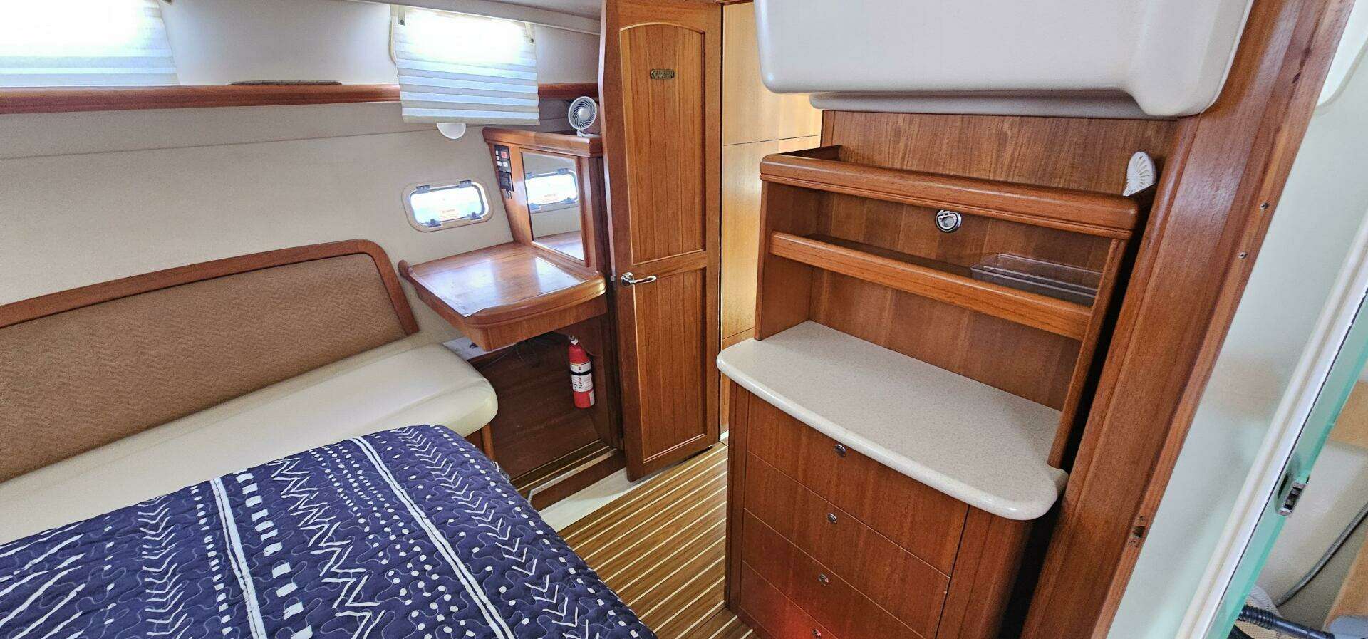 2007 Hunter 45 CC - Image 15