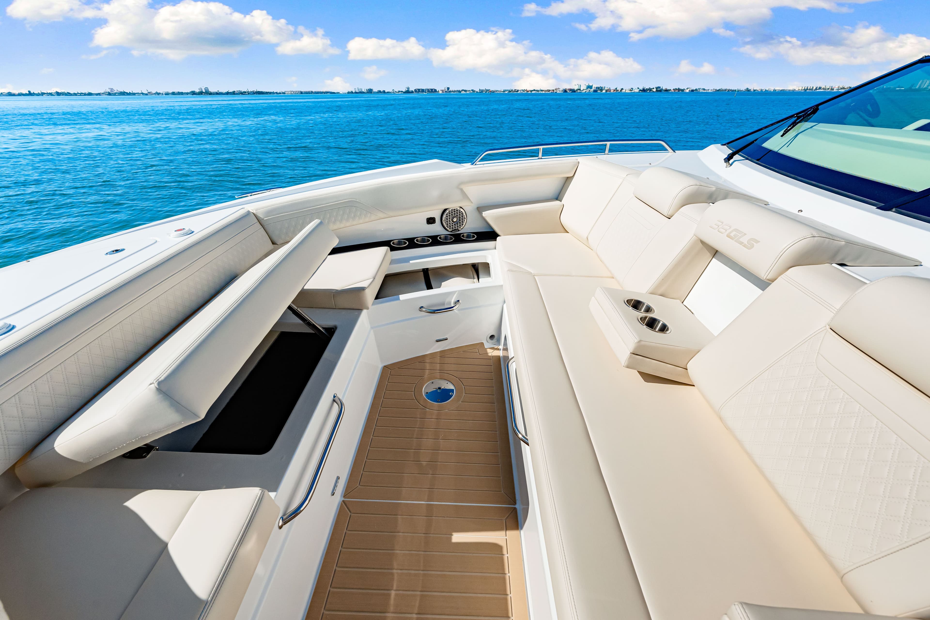 2026 Cruisers Yachts 38 GLS OB - 73