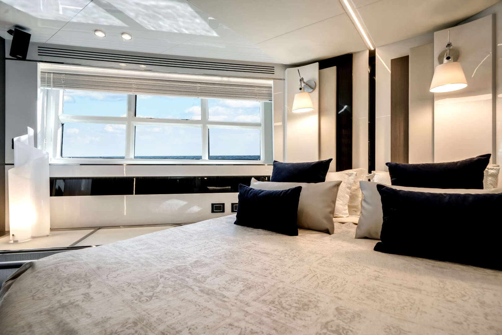 2022 Azimut S7 - Image 30