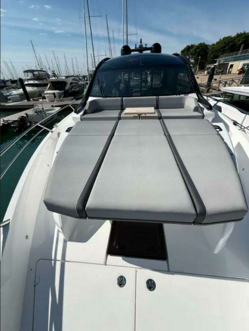 2025 Sunseeker 55 Predator - Image 28