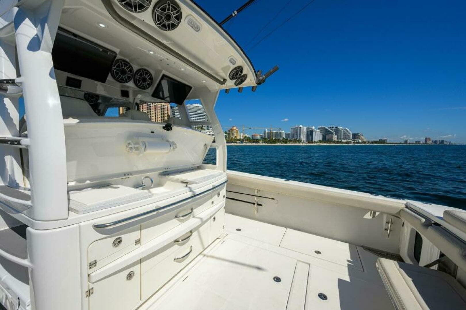 2021 Solace Center Console - Image 14