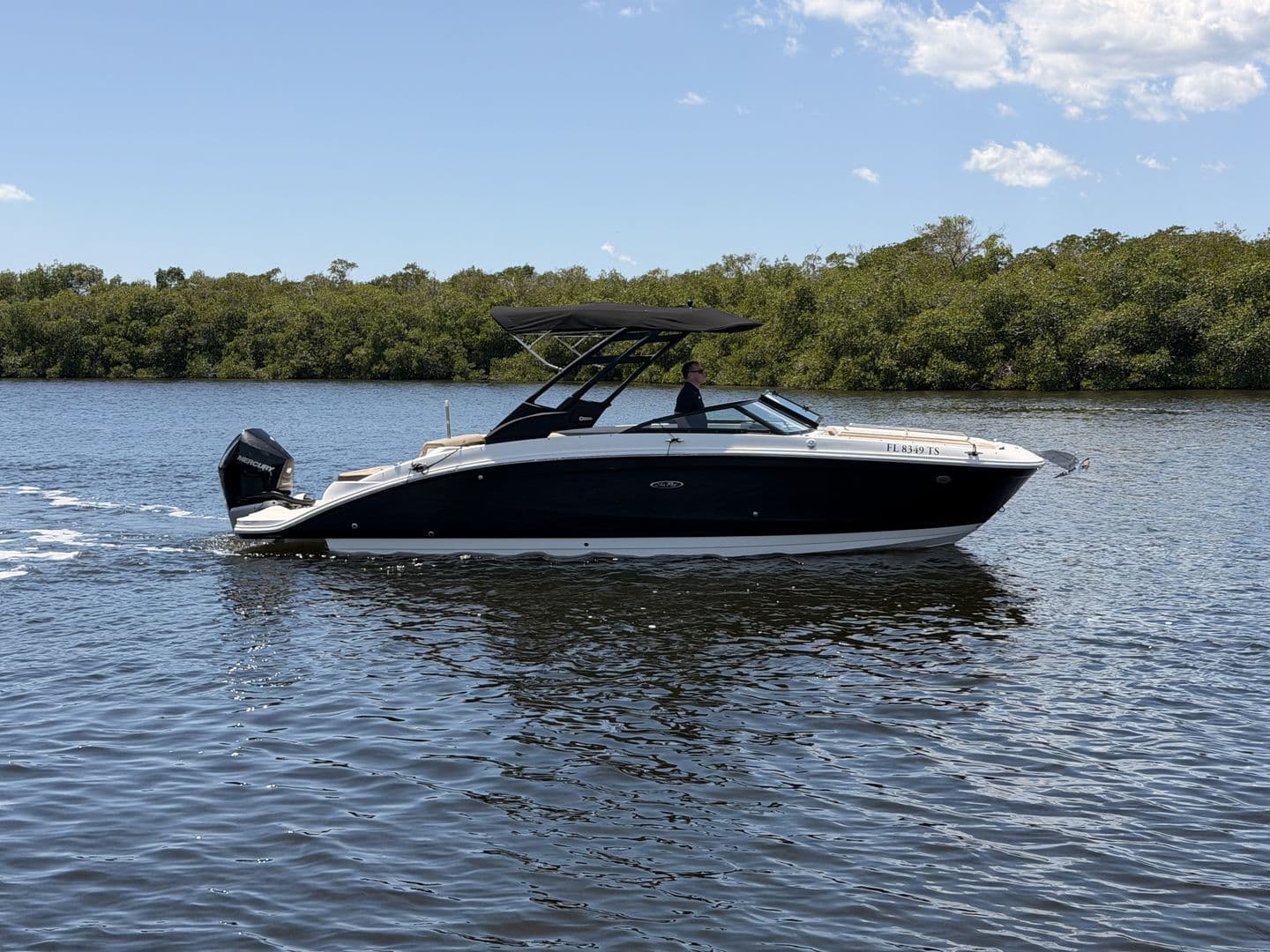 2024 Sea Ray 270 SDX OB - 9
