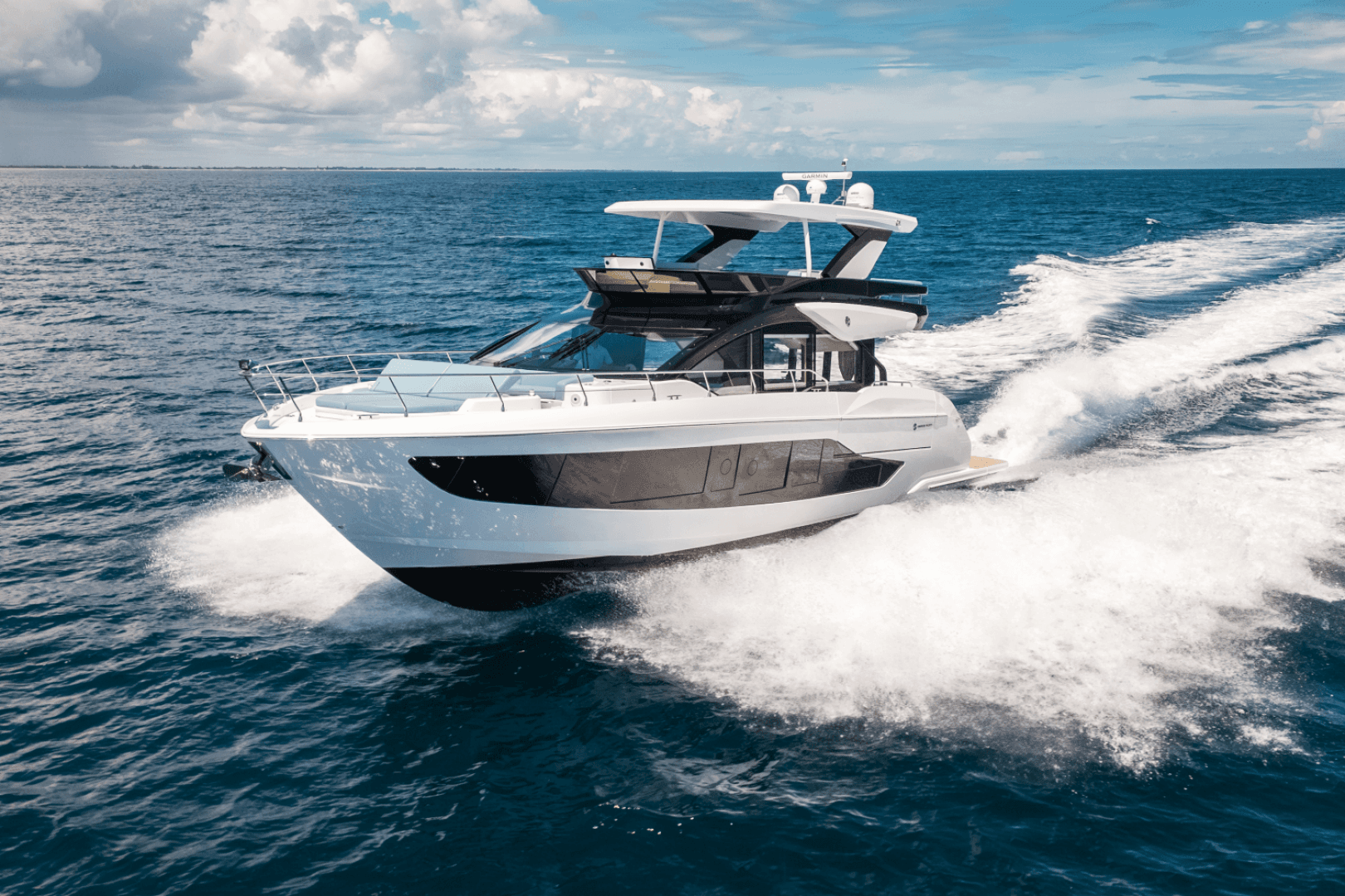 2026 Cruisers Yachts 57 FLY - Image 9