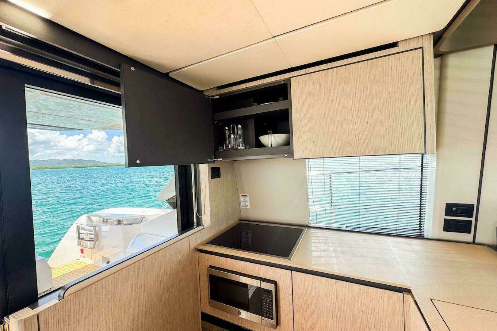 2024 Ferretti Yachts 580 - Image 33