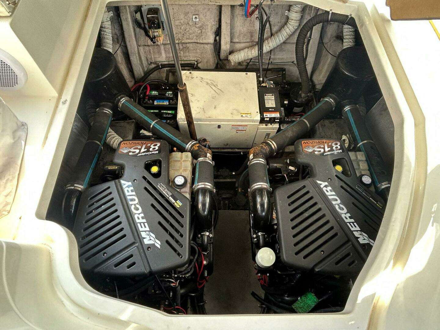 2001 Wellcraft 3700 Martinique - Image 30