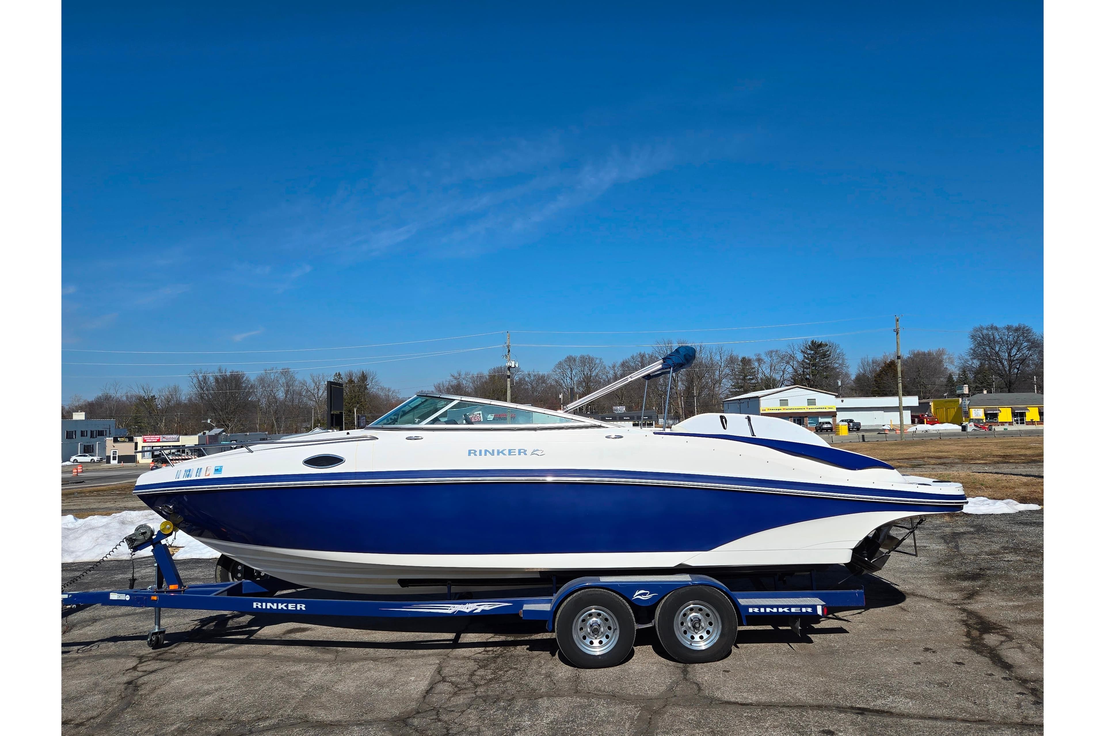 2007 Rinker 246 Captiva Cuddy