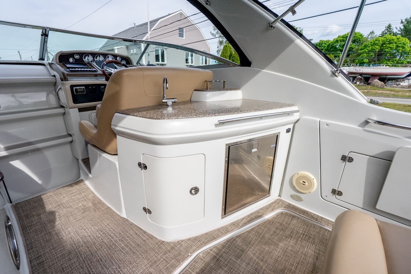2016 Crownline 294 CR - Image 10