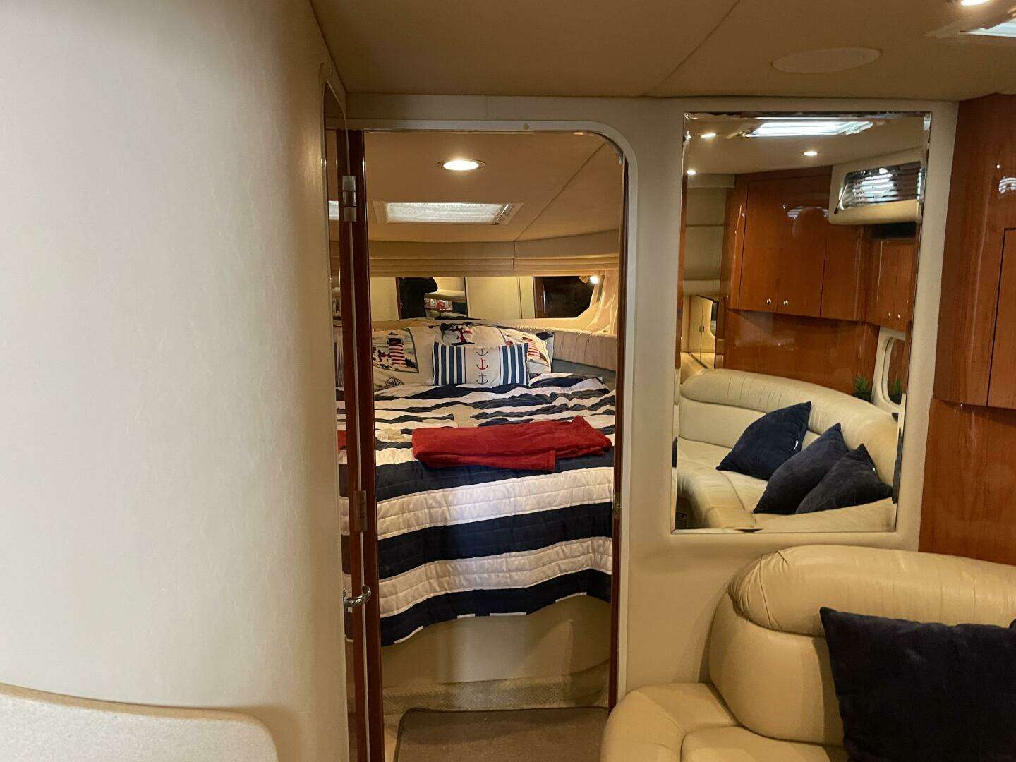 2001 Sea Ray 380 Sundancer - Image 29