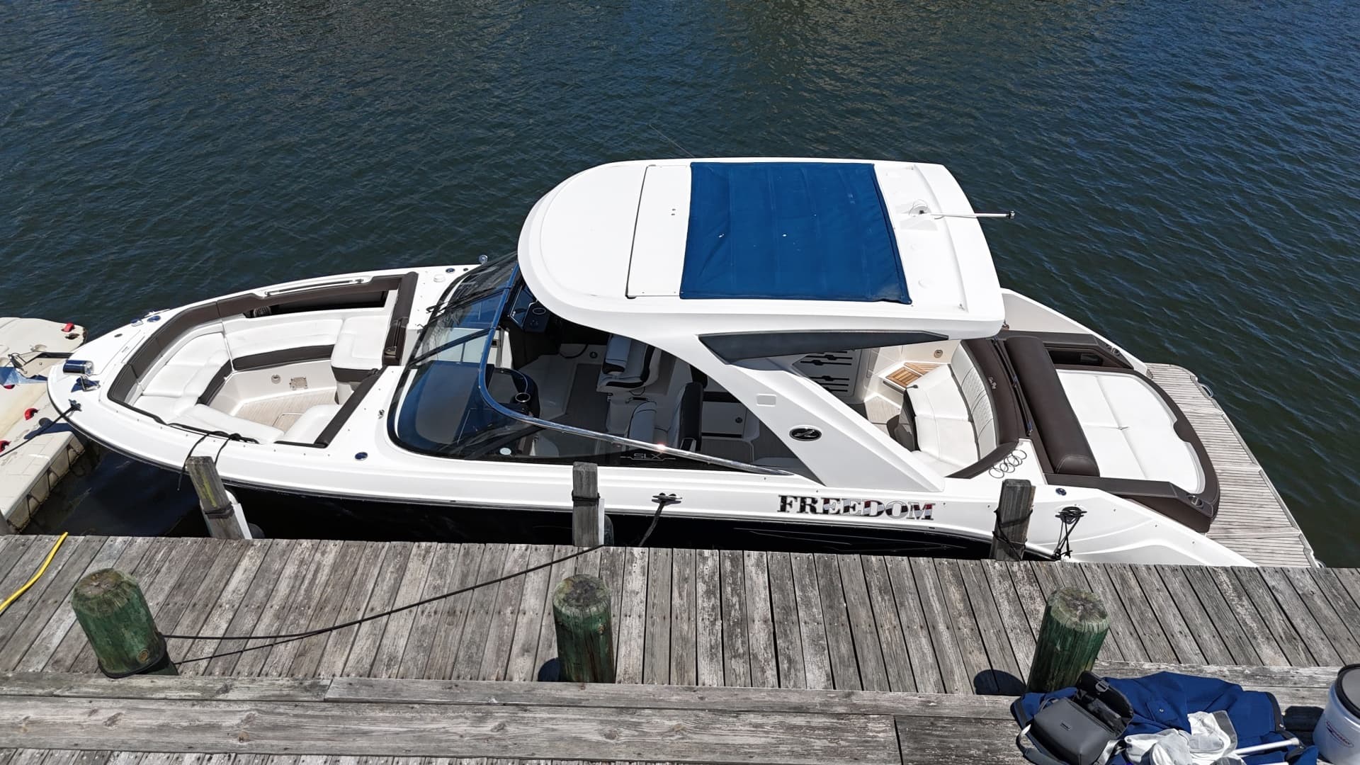 2017 Sea Ray 310 SLX - Image 8