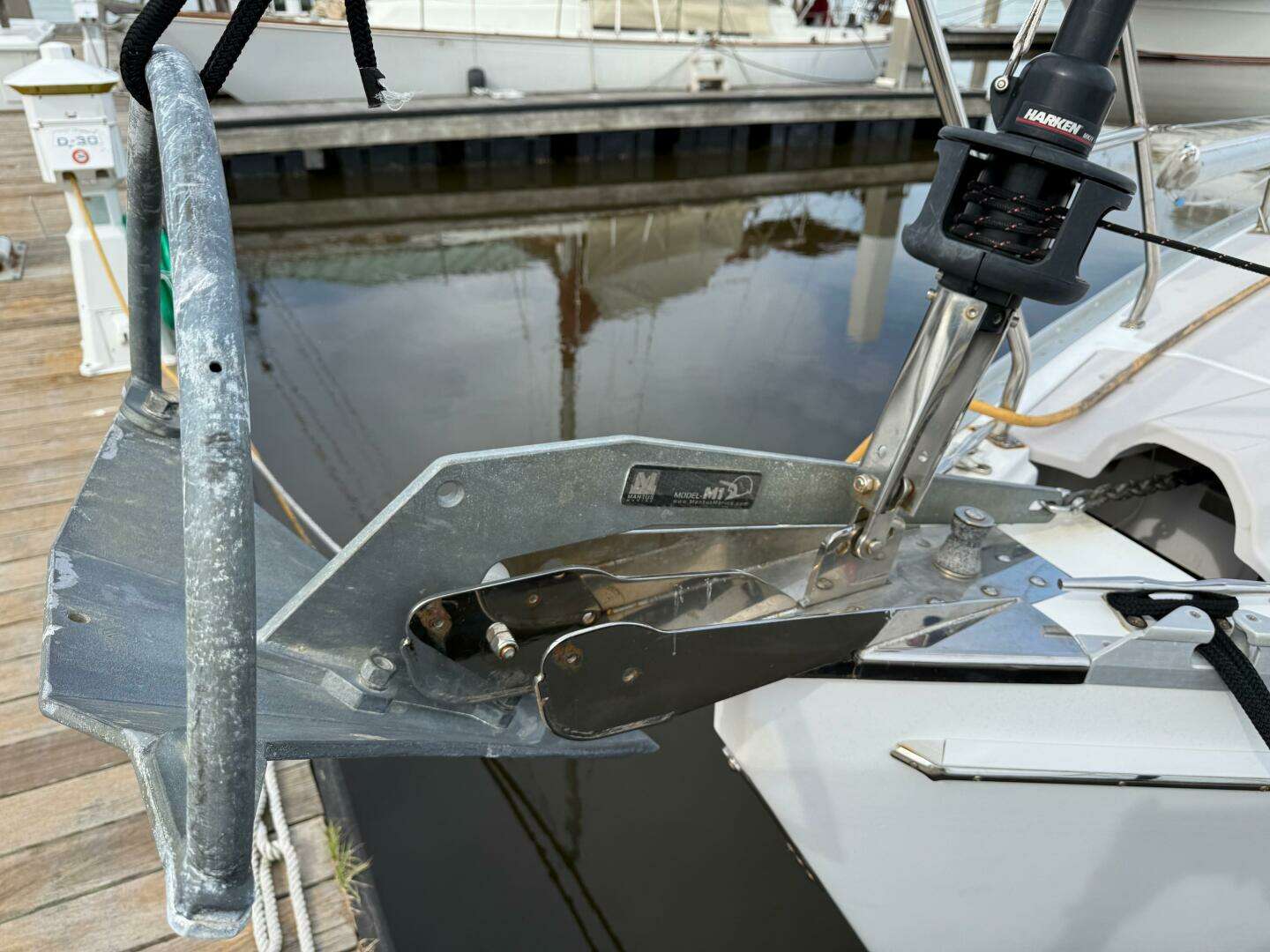 2011 Catalina 355 - Image 5