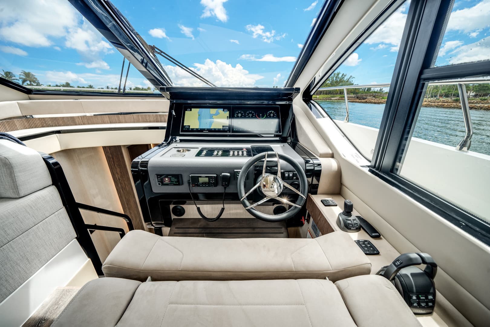 2026 Cruisers Yachts 57 FLY - Image 31