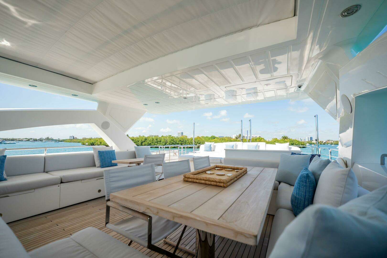 2011 Sunseeker 34 Metre Yacht - Image 24