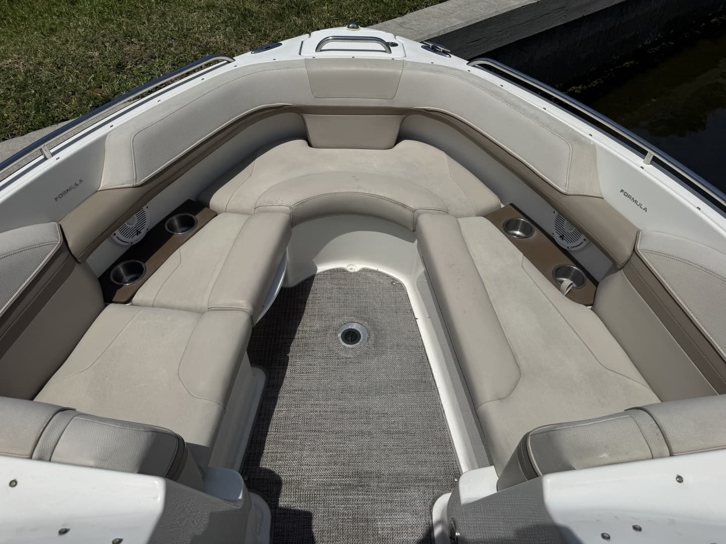 2014 Formula Bowrider - Image 14