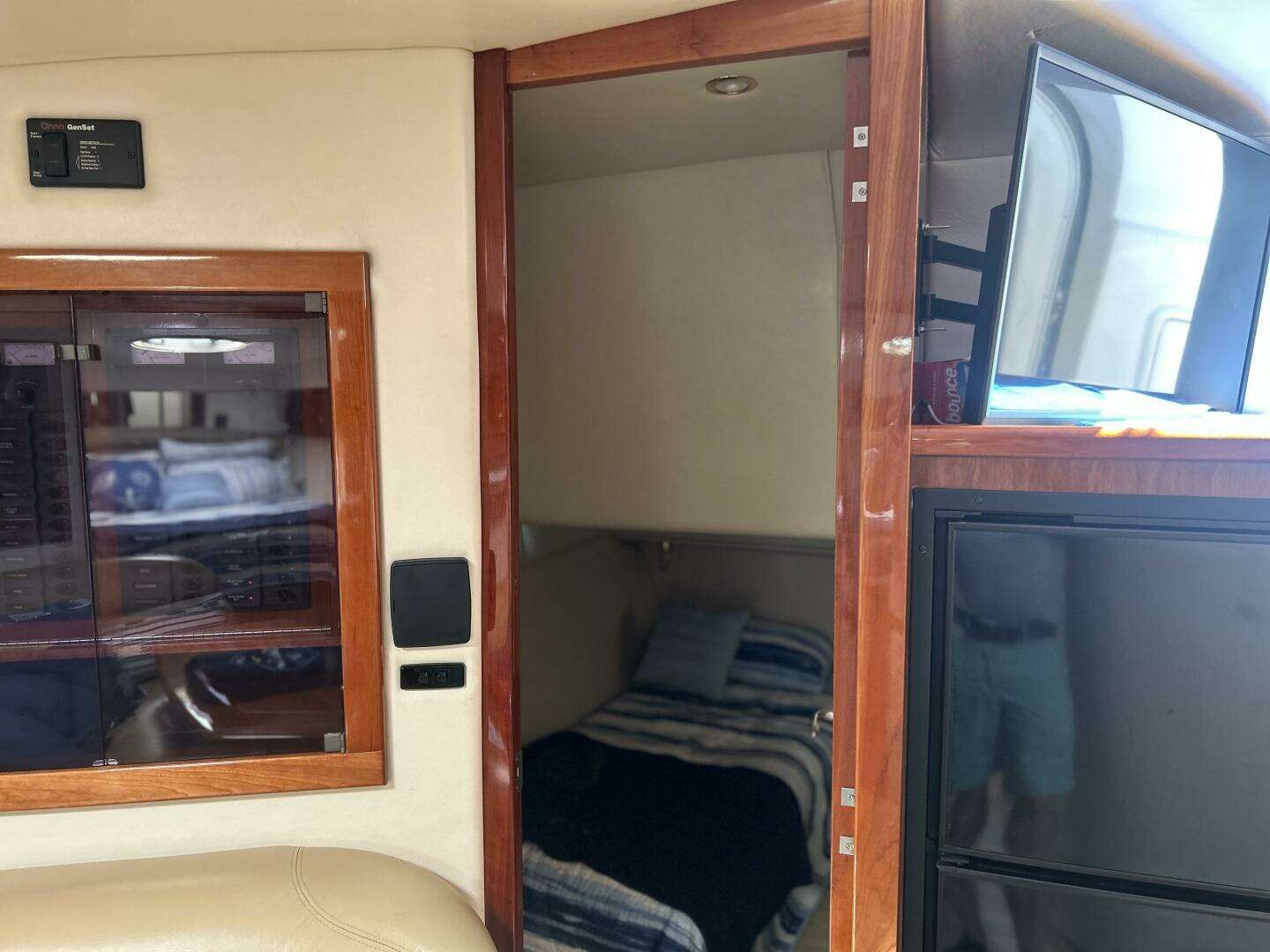 2004 Wellcraft Excalibur - Image 36