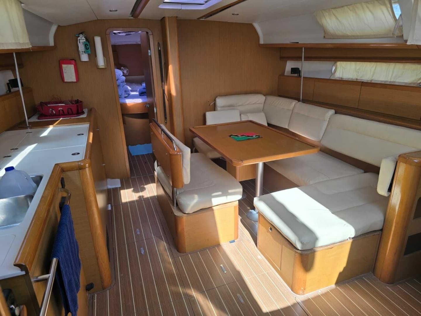 2010 Jeanneau 44I - Image 10
