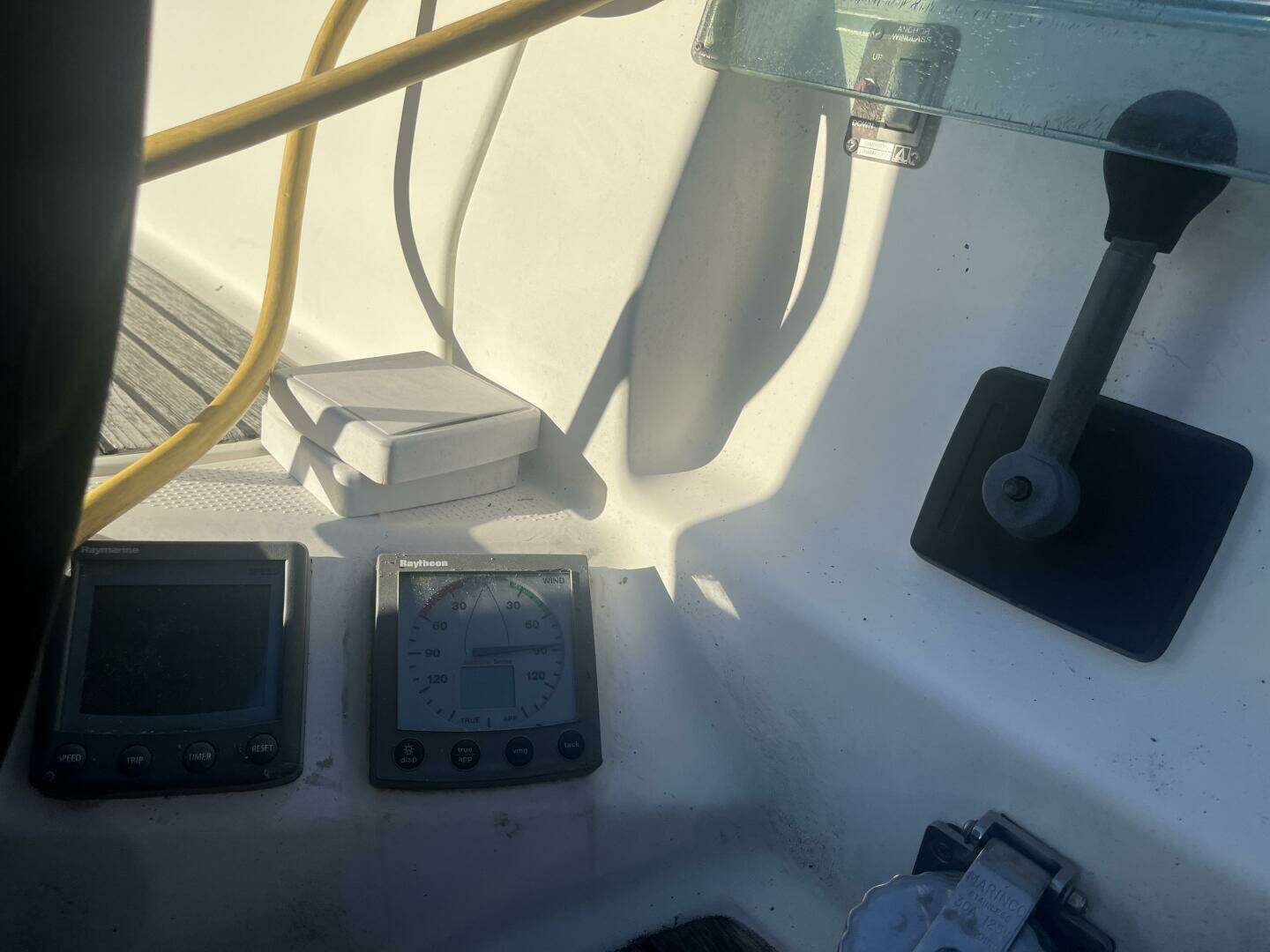1990 Beneteau — - Image 43
