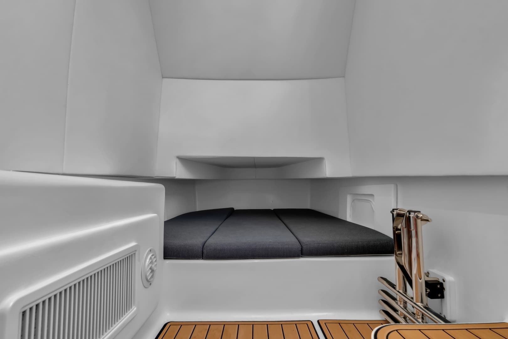 2026 Front Runner 39 Center Console - Image 68