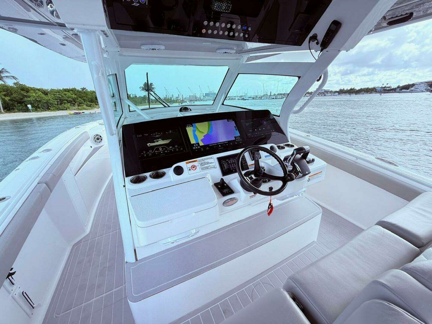 2024 Scout 400 LXF - Image 31