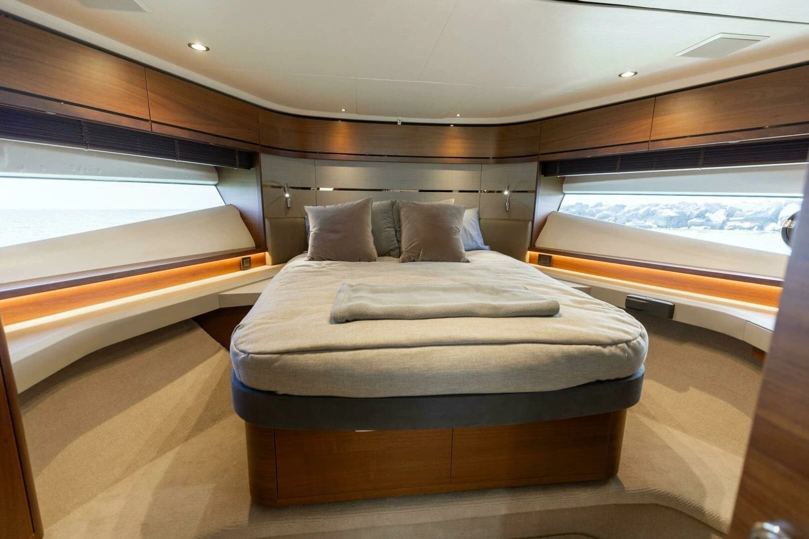 2019 Princess S65 - Image 36